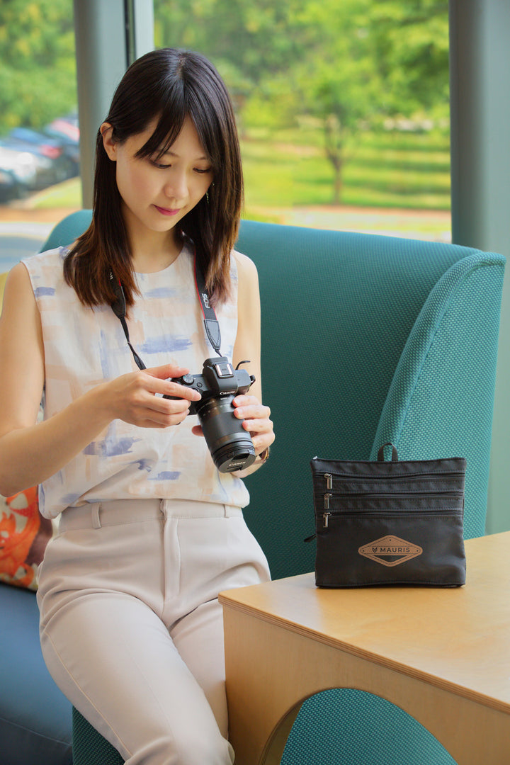 AeroLOFT® 4-Pocket Zip Organizer