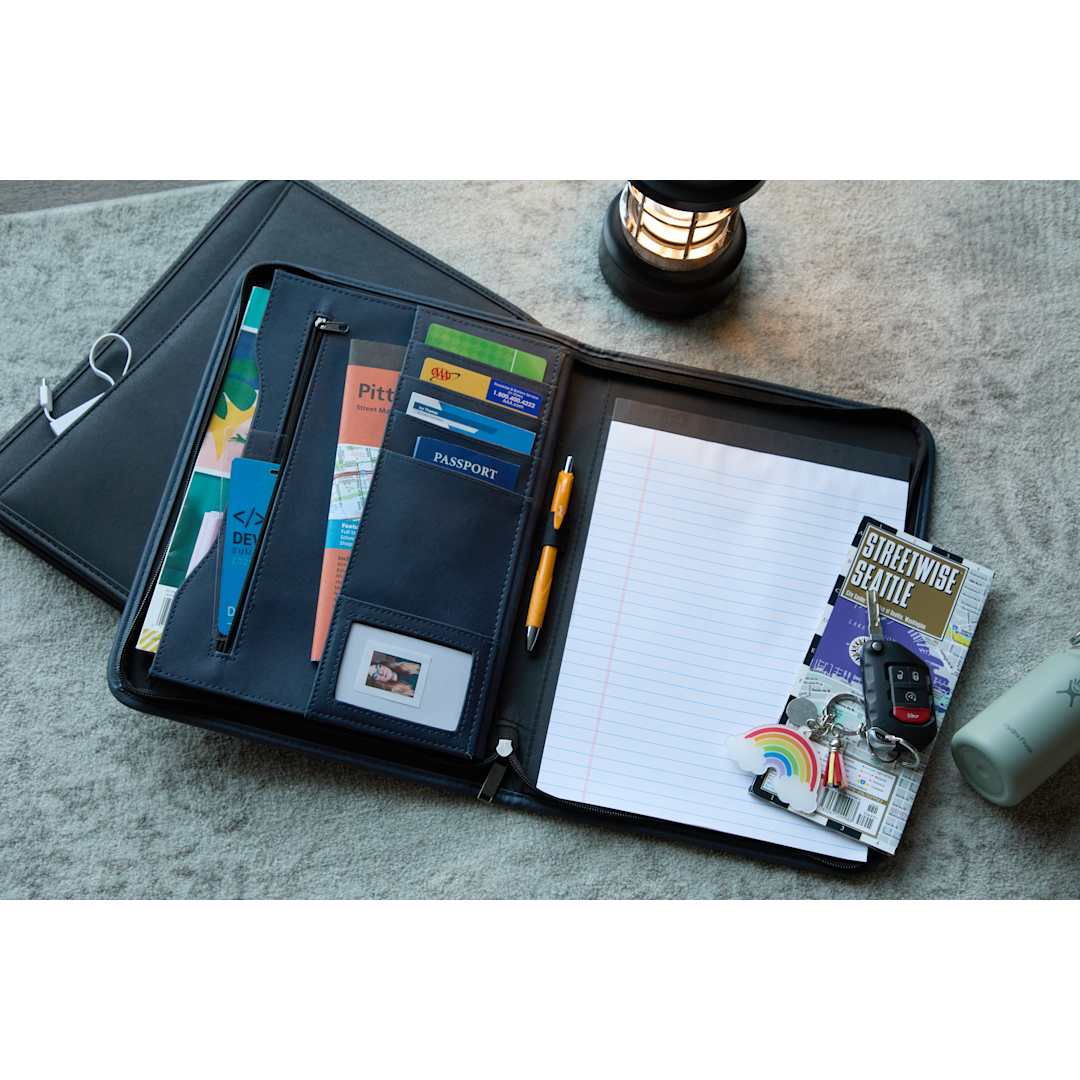 FSC® Mix DuraHyde Recycled Zippered Padfolio